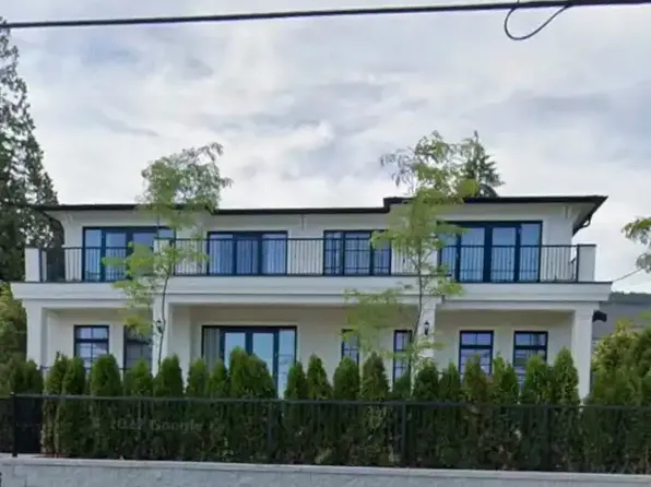 1751 Mathers Ave #1A, West Vancouver, BC V7V 2G6