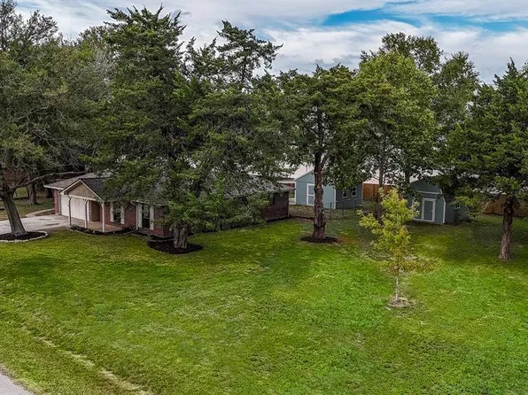 31726 Ironwood Dr, Waller, TX 77484