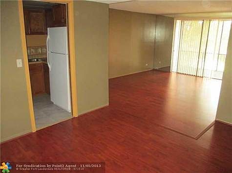 4th image of 3730 Inverrary Dr APT 3Y