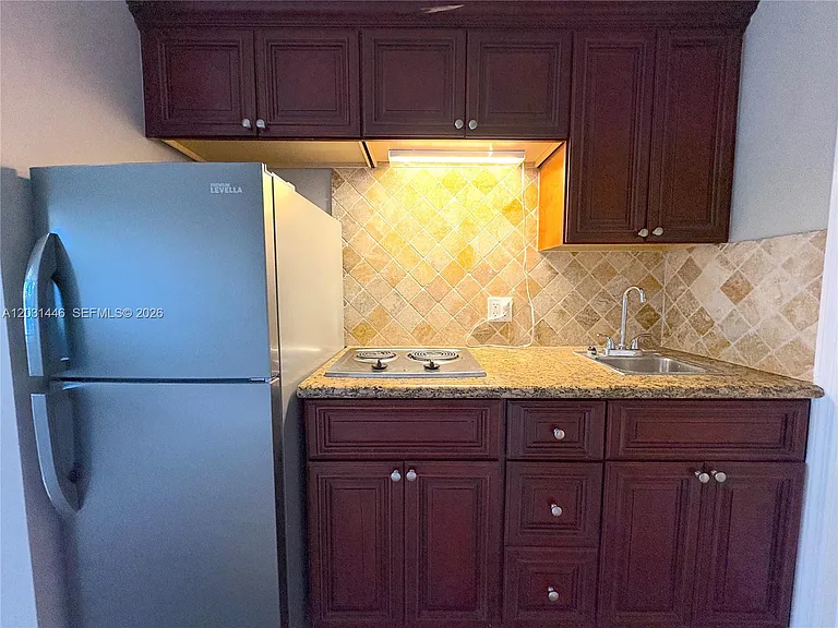 2901 Middle River Dr #2 — Photo 4