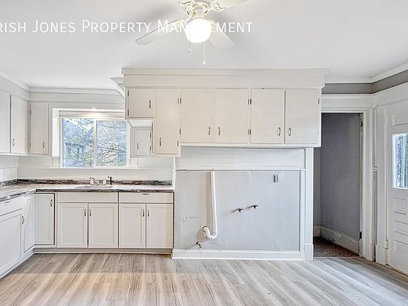 3rd image of 228 Herkimer St APT 4