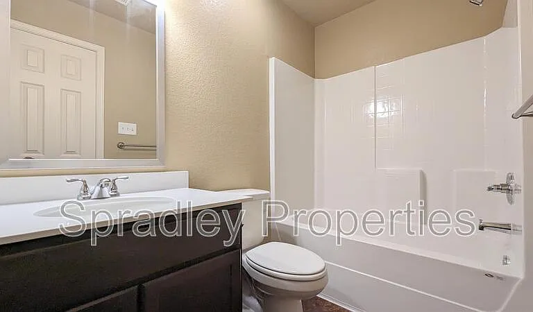 1004B Kerr Ct — Photo 7