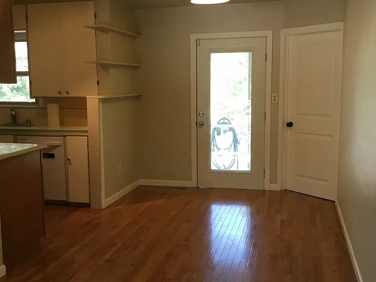 1306 Bon Rea Way — Photo 3