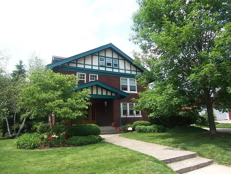 25 Hartweg Ave photo 1