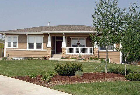 Master Bilt Craftsman-style home with lots of charm!