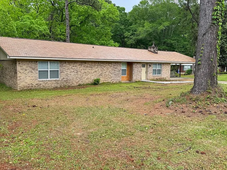 200 Wall Williams Rd — Photo 2