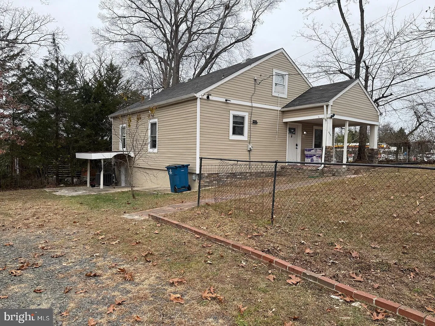 3 bed, 2.0 bath, 1442 sqft, $3,200 — Photo 4