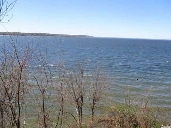 3rd image of 30 Essex Dr