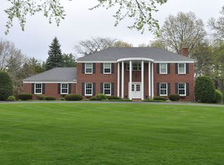 1 Beechnut Dr, South Barrington, IL 60010