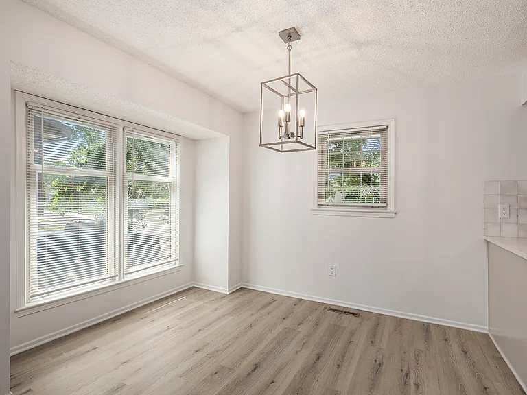 309 SE Brownfield Dr — Photo 11