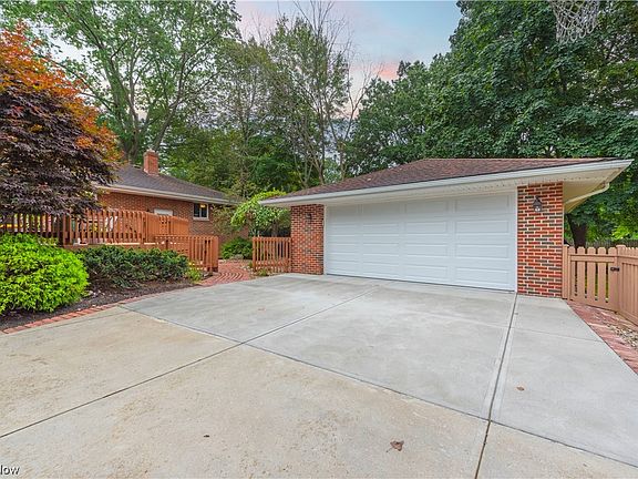 3rd image of 27502 Hollywood Dr