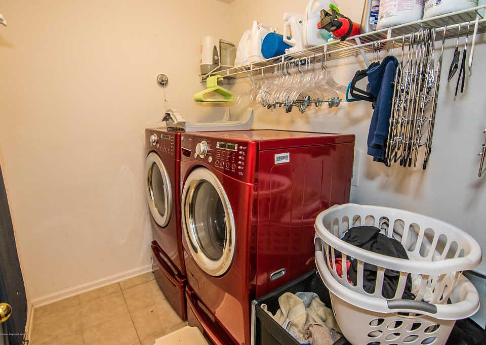 2nd image of 107 Deepwater Cir
