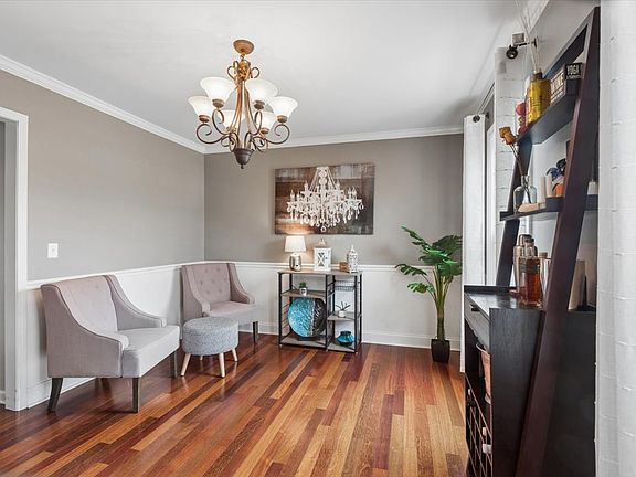 3rd image of 816 S River Rd