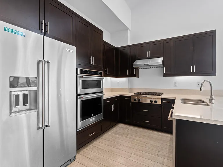 8547 Aspect Dr — Photo 2
