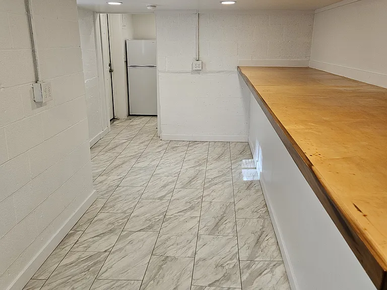 1208 Byrne Ave #BASEMENT — Photo 9