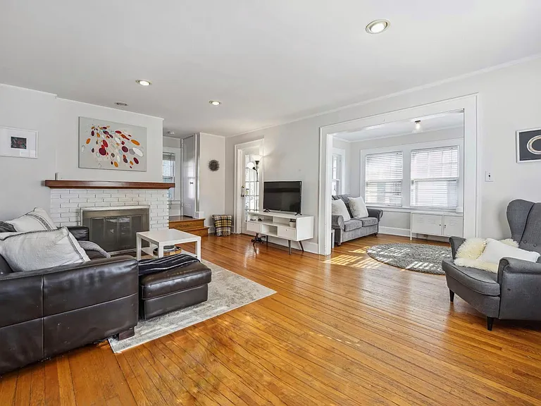 23 Bailey Rd — Photo 2