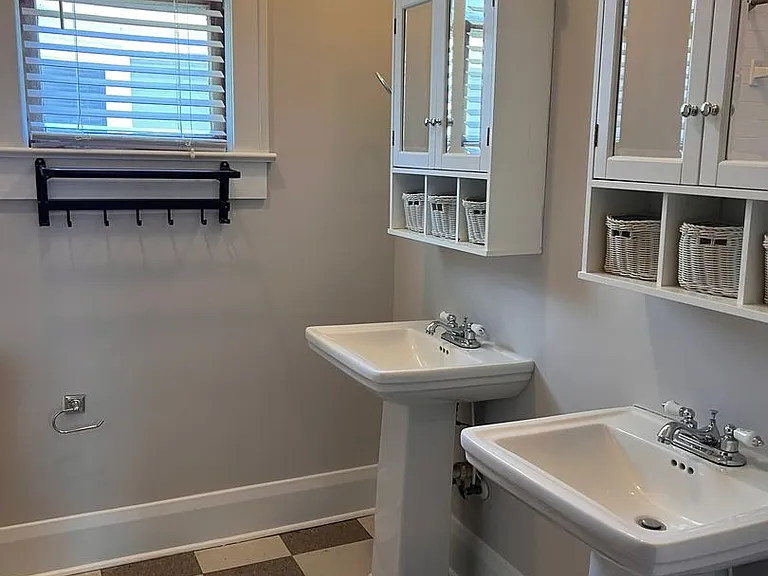 2404 N Morgan St — Photo 22
