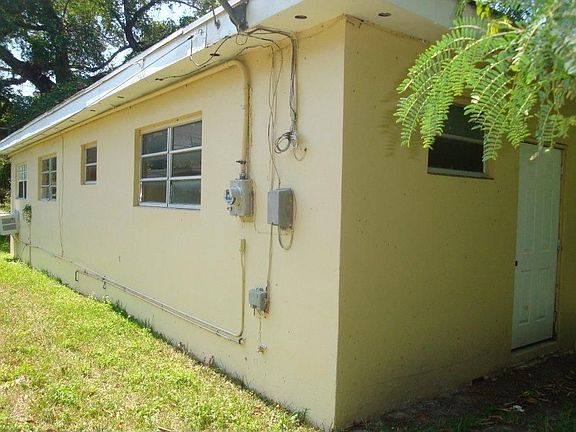 2nd image of 3373 Charles Ave