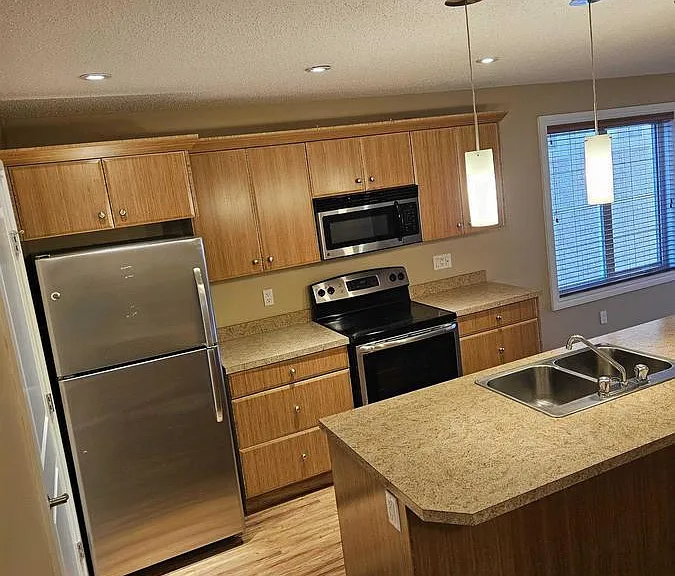 2160 McIntyre St #4 — Photo 3