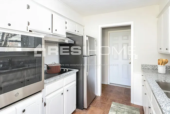 3 bed, 2.0 bath, 1050 sqft, $1,480 — Photo 4