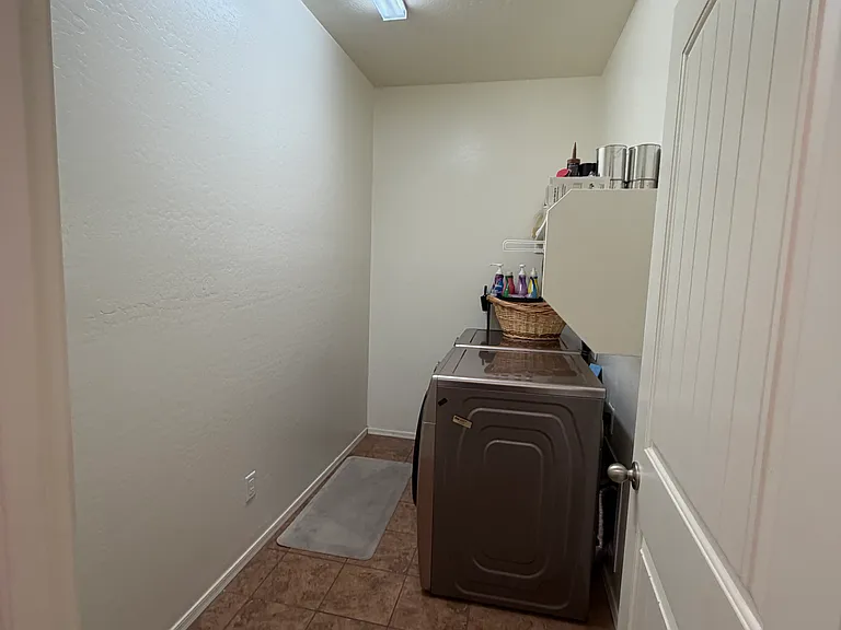17621 W Daley Ln — Photo 29