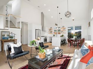 201 16th Pl, Costa Mesa, CA 92627