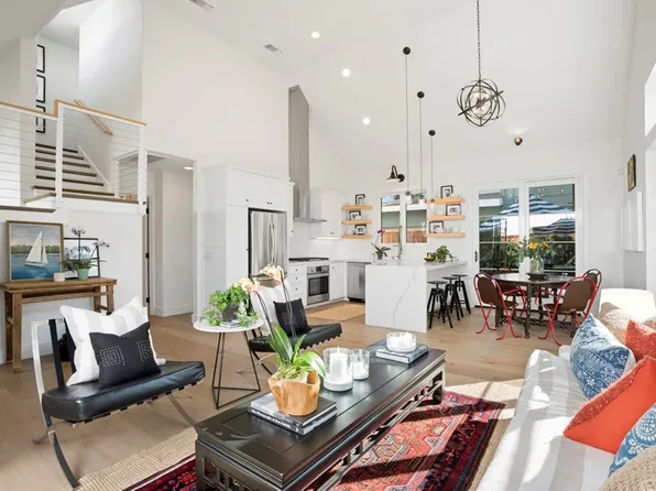 201 16th Pl, Costa Mesa, CA 92627