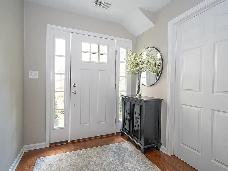 9 Treyburn Dr — Photo 5