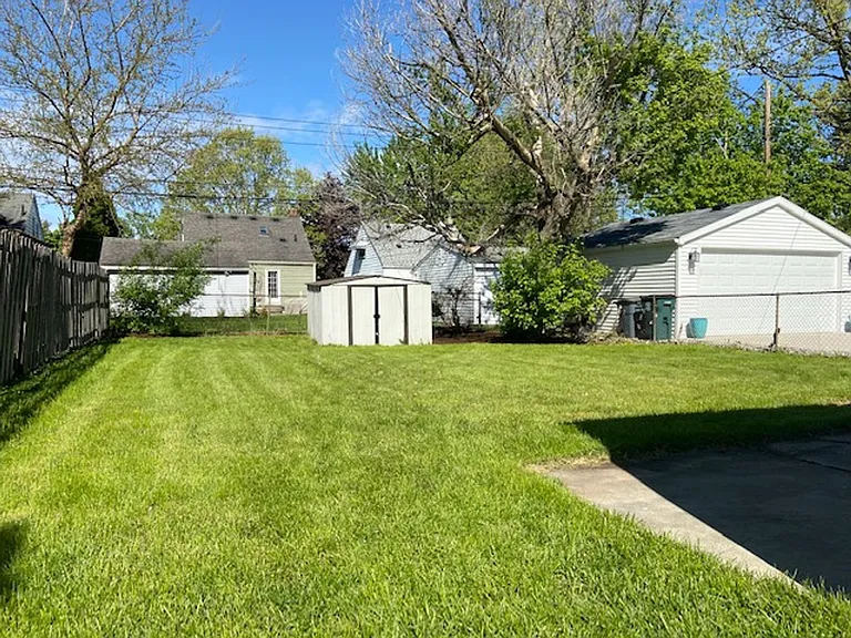222 S Minerva Ave — Photo 13