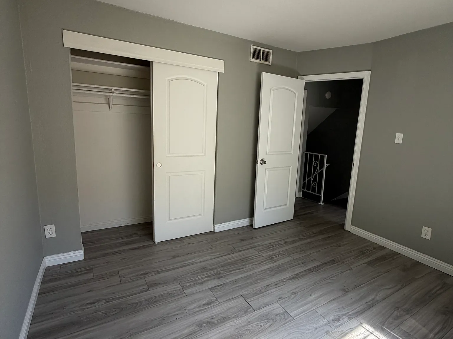 2 bed, 800 sqft, $2,000 — Photo 3