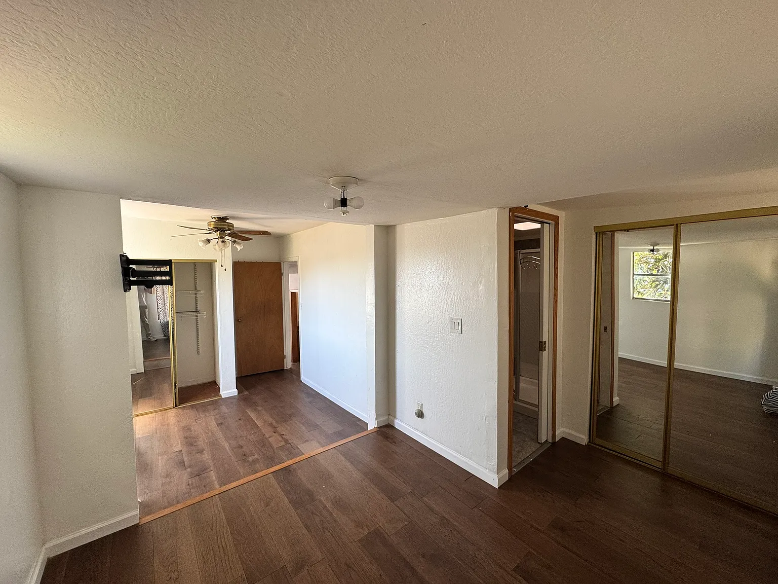 3 bed, 1101 sqft, $4,100 — Photo 4