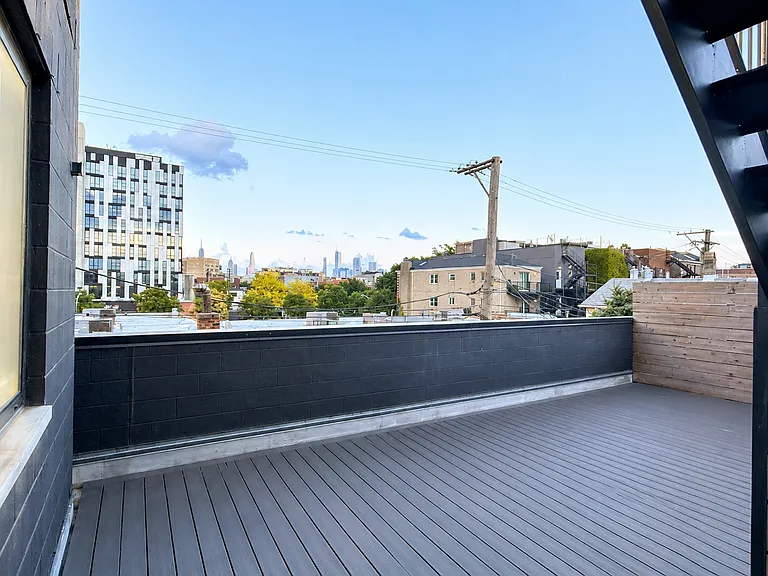 1653 W Division St #2 — Photo 12