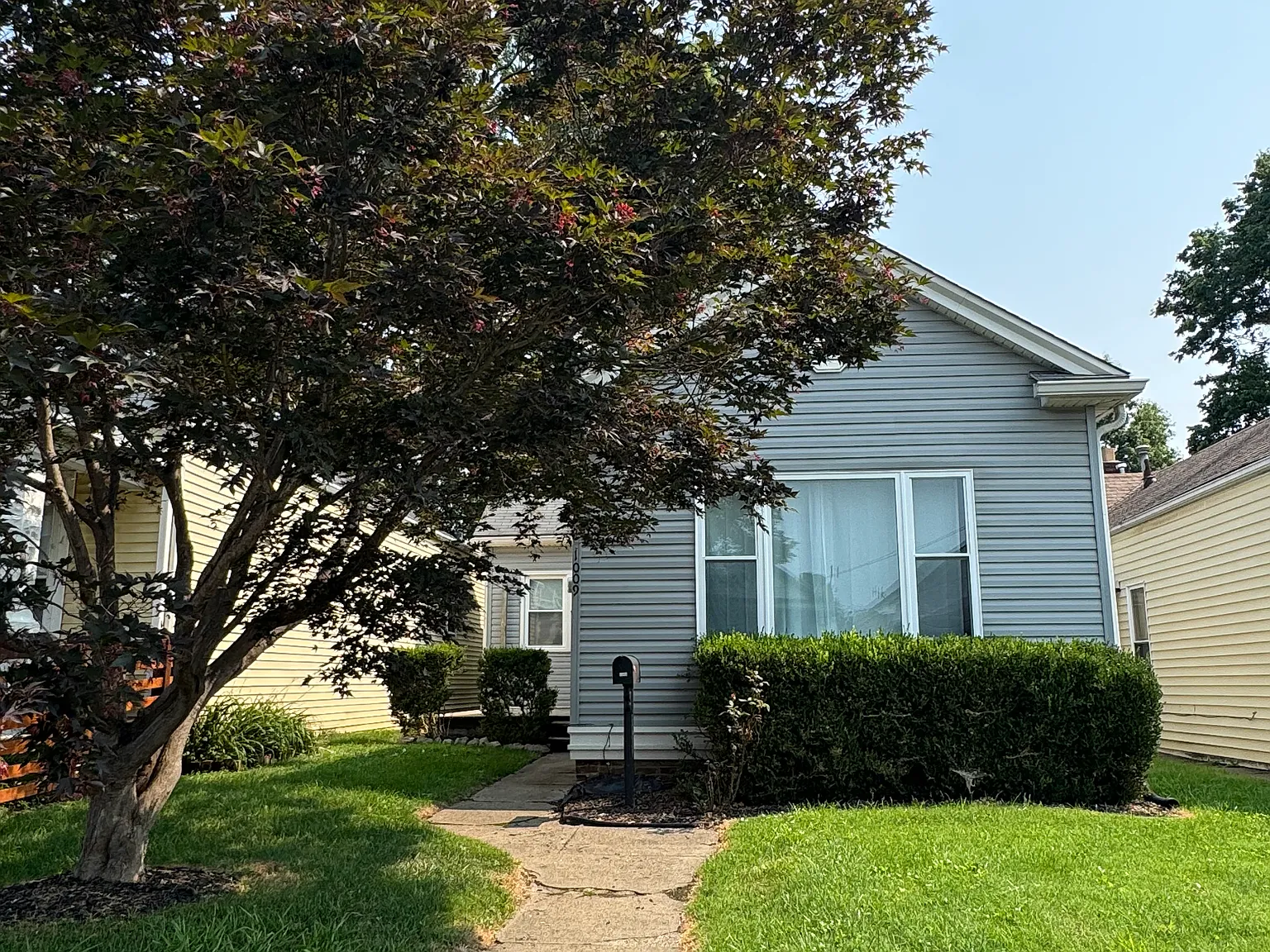 3 bed, 1331 sqft, $2,100 — Photo 2