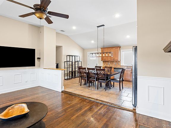 4th image of 51 Plainedge Drive