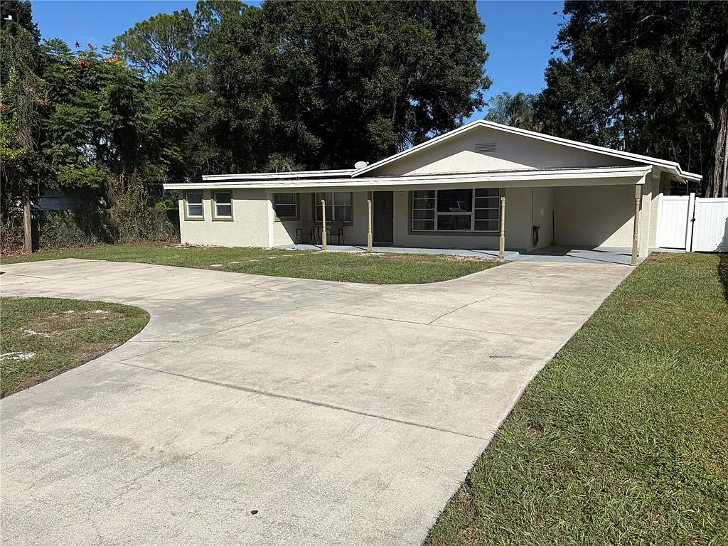 4 bed, 2.5 bath, 2314 sqft, $2,595 — Photo 1