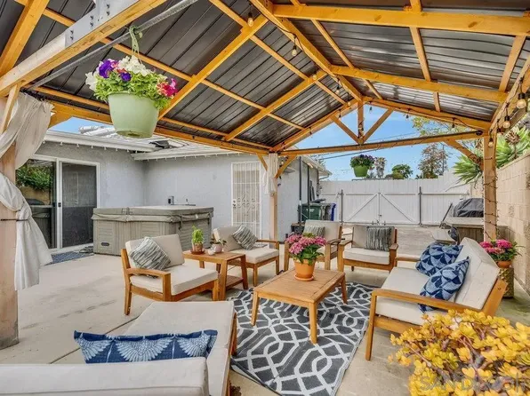 8711 Van Horn St, La Mesa, CA 91942