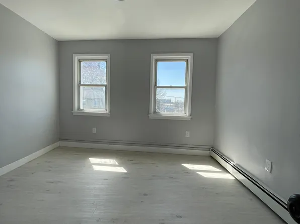 212 Zabriskie Street image 4 of 6