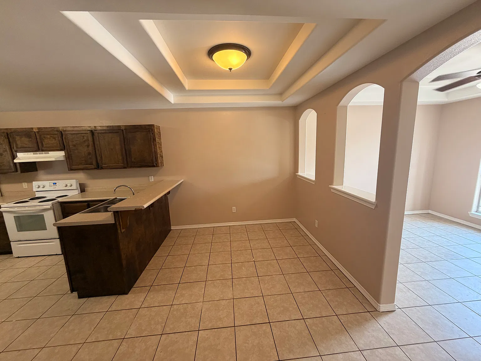 2 bed, 832 sqft, $775 — Photo 2