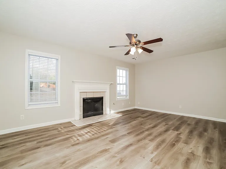 91 Christopher Dr — Photo 8