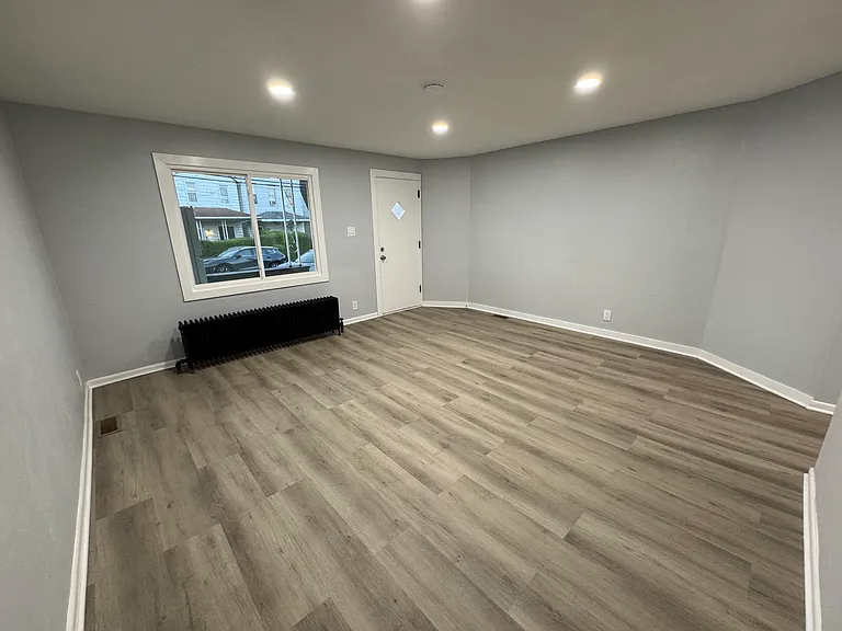 311 Magazine St — Photo 2