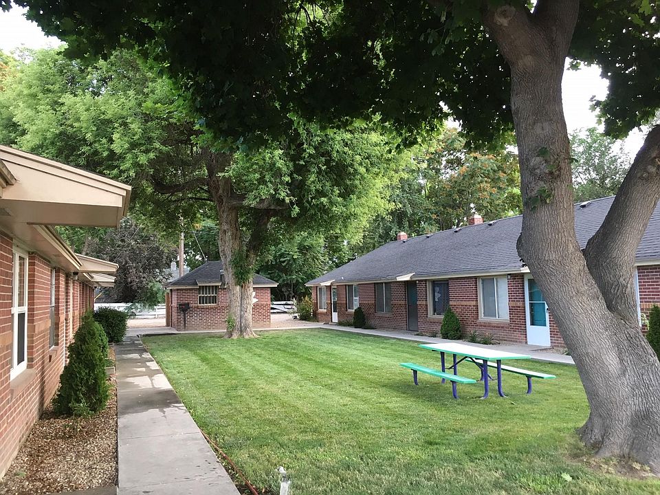 1st image of 2230 E Oak St