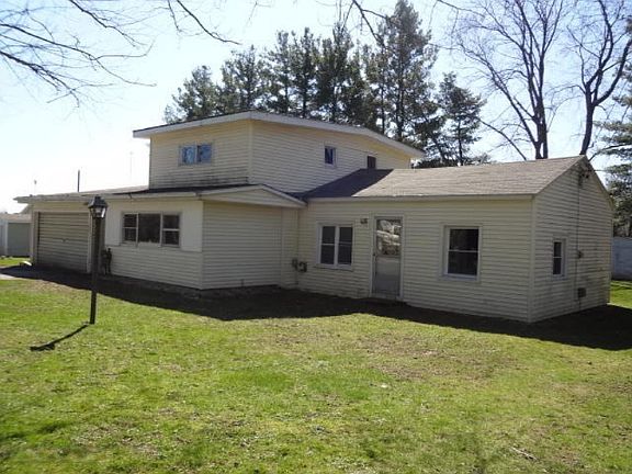 2nd image of 148 Grand St
