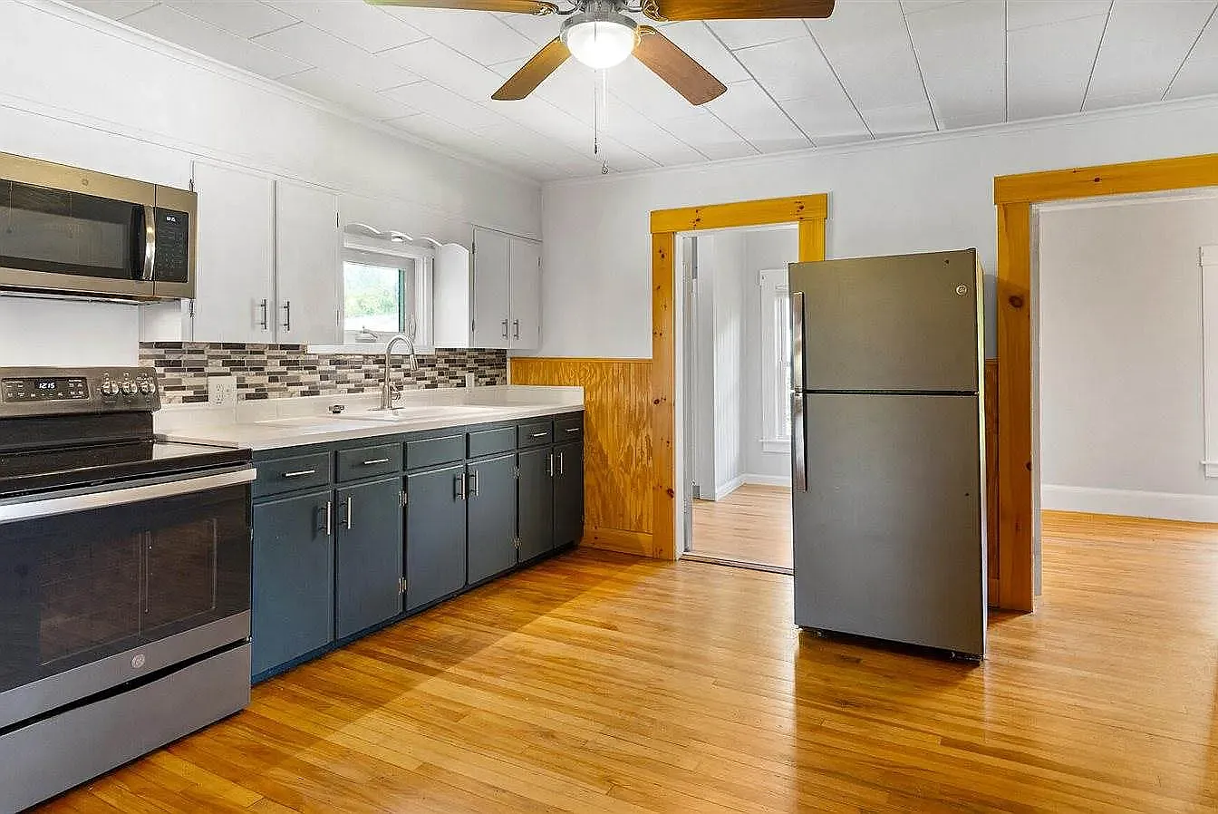 2 bed, 800 sqft, $1,300 — Photo 3