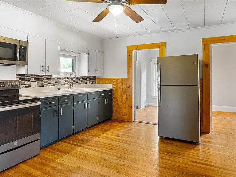 93 Main St #3 — Photo 3