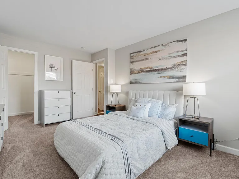 404 Rivertowne Apartment Homes — Photo 6