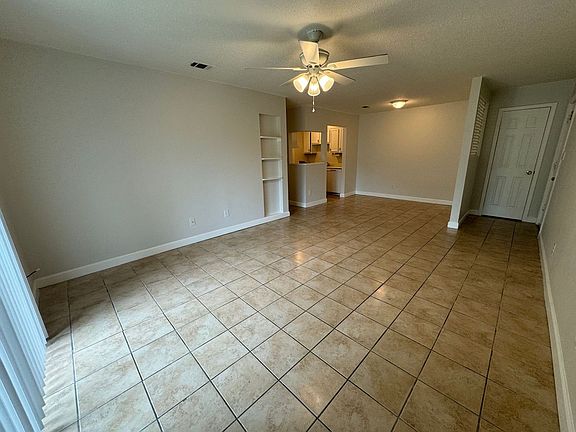 4th image of 1600 Green Briar Pkwy APT D