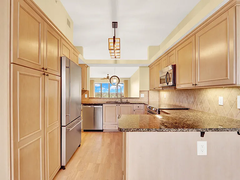 370 Golfview Rd #901 — Photo 18