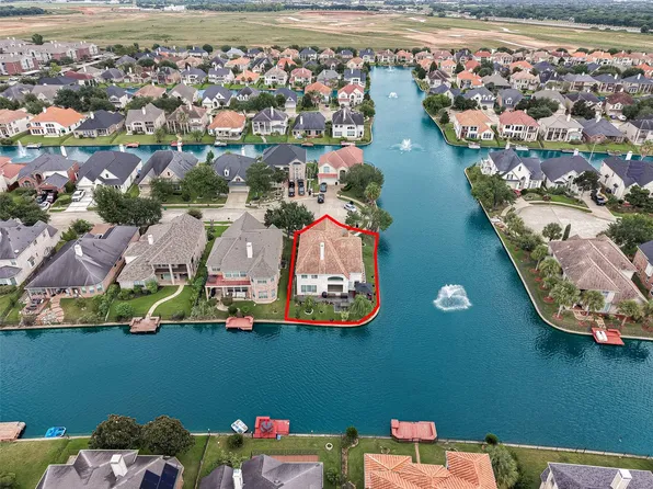 14242 Ashmore Reef Ct, Sugar Land, TX 77498