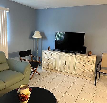 5th image of 616 Flamingo Dr APT 202