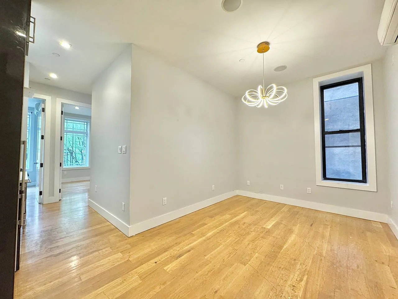 717 Dekalb Avenue — Photo 1
